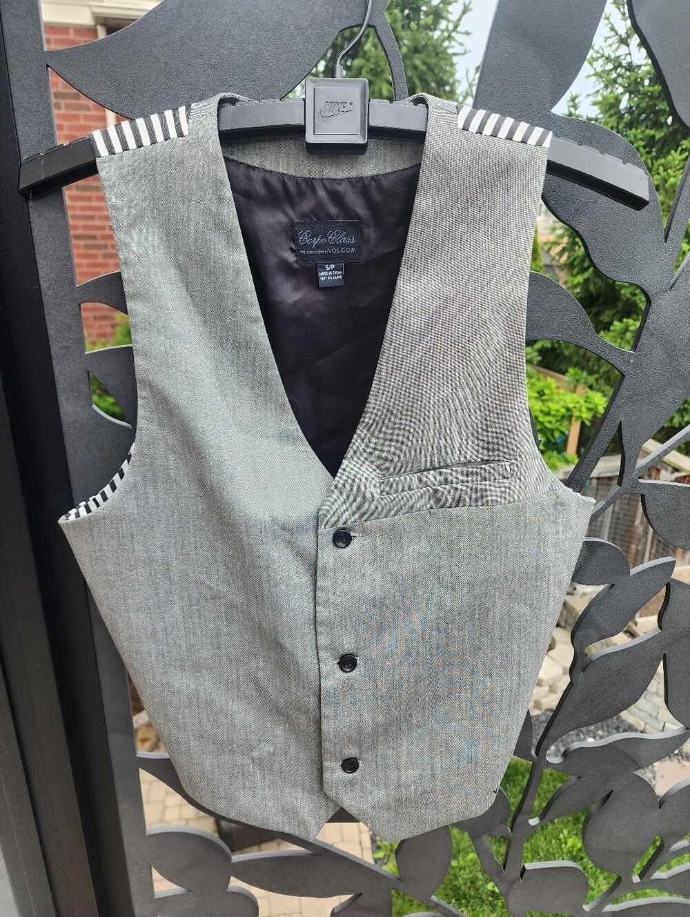 Volcom Corpo Class Dress Vest Mens Size Small Striped Sleeveless Suit Button Up